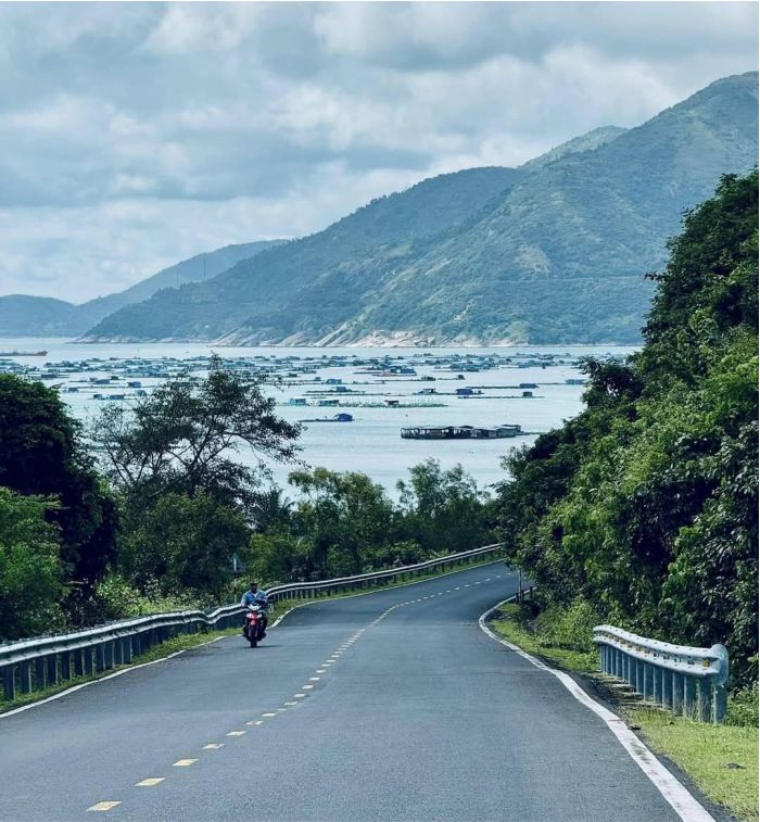 Đường ven biển An Lương